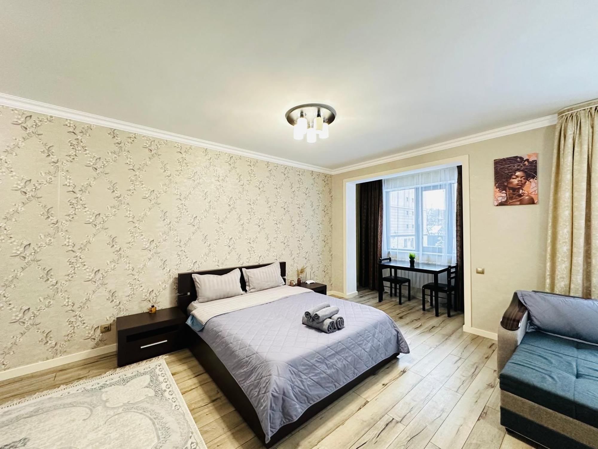 Vostochnyi Park Apartament In The Center Of Almaty Appartement Buitenkant foto