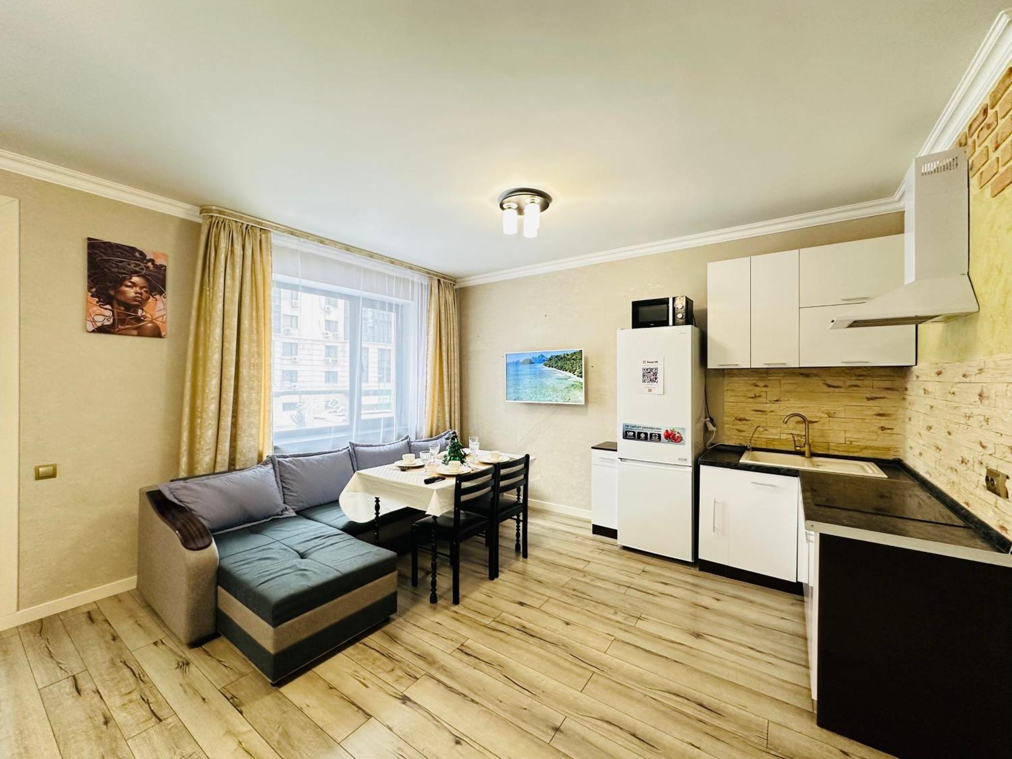 Vostochnyi Park Apartament In The Center Of Almaty Appartement Buitenkant foto